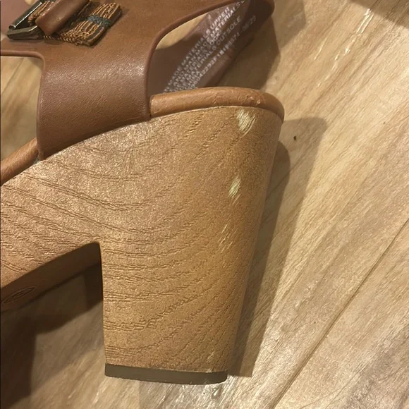 Brown Leather Women's Platform Sandals - Picture 2 of 3